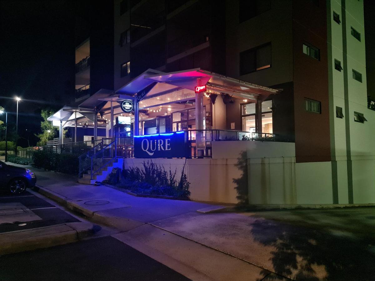 Qure Restaurant And Apartments Canberra Bruce ภายนอก รูปภาพ