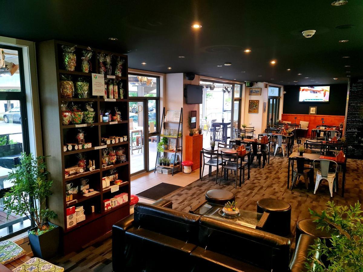 Qure Restaurant And Apartments Canberra Bruce ภายนอก รูปภาพ